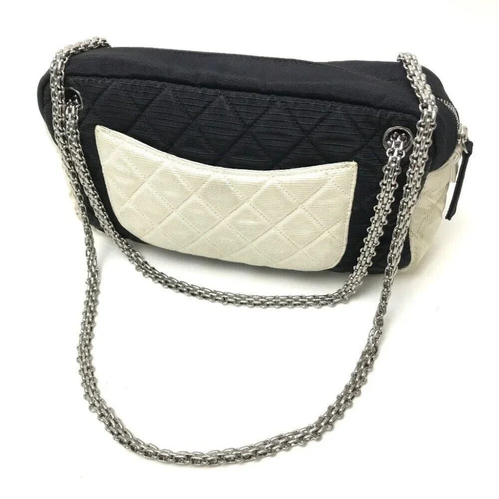 AUTHENTICITY GUARANTEED CHANEL Quilted Bicolor Chain Shoulder Bag Black
